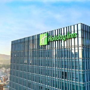 Holiday Inn Guangzhou South Lake Hotel - Ideal For Business & Leisure